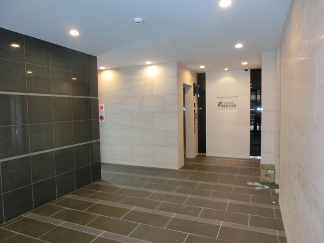 大阪市淀川区塚本３丁目の賃貸マンションのエントランス