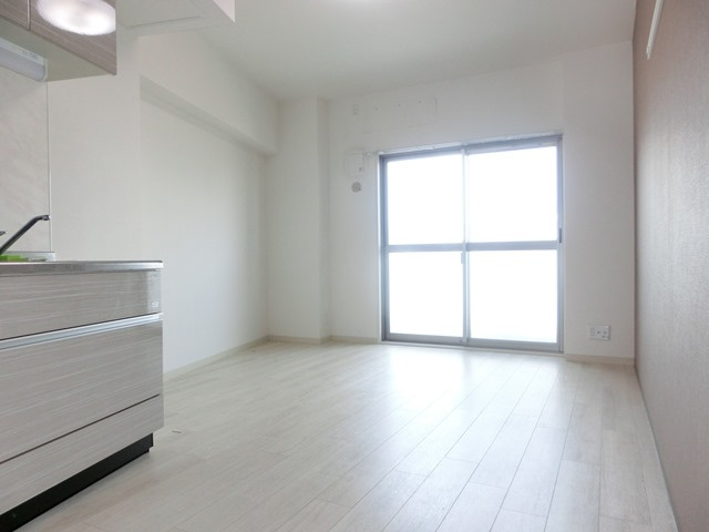 大阪市淀川区塚本２丁目の賃貸マンションの居間・リビング