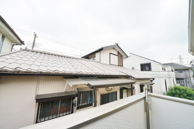 保土ヶ谷公園など豊かな緑に囲まれた住環境！バス停徒歩１分♪１８．２帖の４LDK。保土ヶ谷区仏向町　新築戸建ての展望