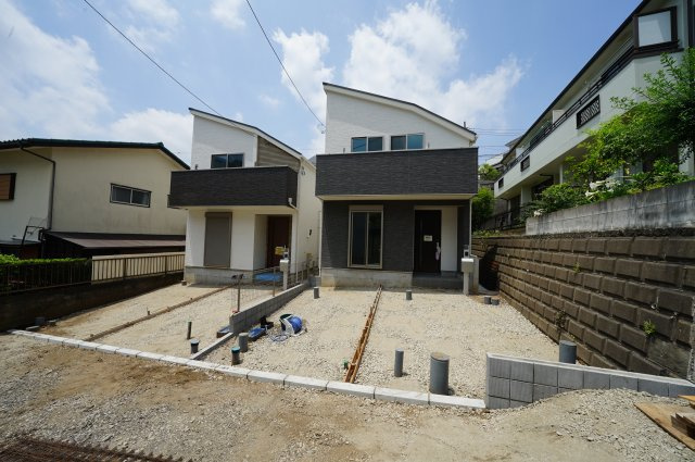 桜台小学校が近く、お子様を育むのに向いた立地！LDK１８．１帖の４LDK♪保土ヶ谷区霞台　全３棟新築戸建て　１号棟の外観