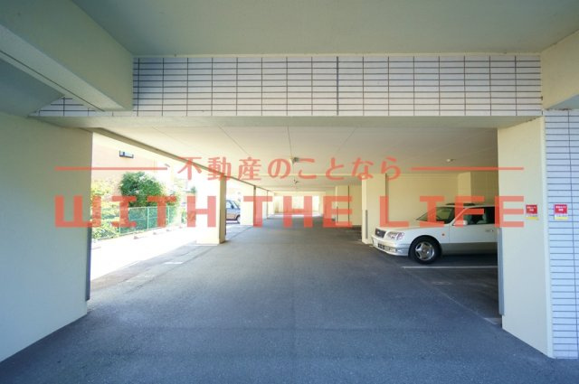 サンフラワー津福【キャッシュバック対象物件】の駐車場|カースペースがあります