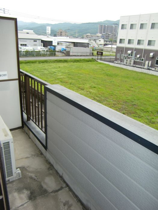 アドバンス弐番館【キャッシュバック対象】のバルコニー