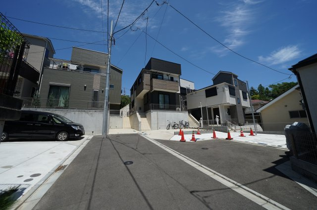 桜台小・岩崎中学校徒歩３分の子育て環境が整った住環境！ＬＤＫ１６．５帖の４ＬＤＫ♪保土ヶ谷区桜ケ丘２丁目全７棟　新築戸建ての外観