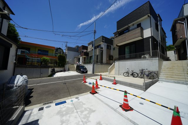 桜台小・岩崎中学校徒歩３分の子育て環境が整った住環境！ＬＤＫ１６．５帖の４ＬＤＫ♪保土ヶ谷区桜ケ丘２丁目全７棟　新築戸建ての外観