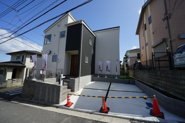 全居室南向きの４ＬＤＫ！リビングは開放的な２０帖♪保土ヶ谷区法泉2丁目　新築戸建ての外観