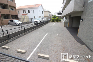 【駐車場】