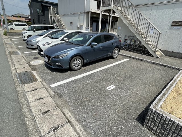 ミリアハイムⅠの駐車場