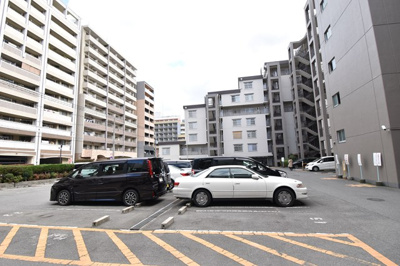 【駐車場】 | グリーンコーポ江坂第2 | 駐車場も広々しています