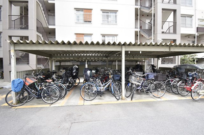 【駐車場】 | グリーンコーポ江坂第2 | 駐輪場があります