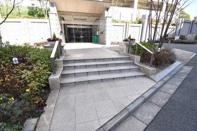 【エントランス】 | ジオ千里竹見台 | ゆとりのあるエントランスです