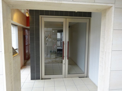 【エントランス】 | ジャルダン岡本