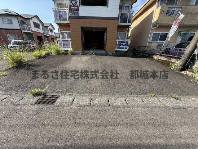 コーポフレグランスの駐車場