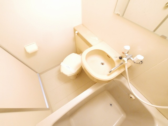 ラ・ベルメイゾンの浴室|コンパクトで使いやすいお風呂です