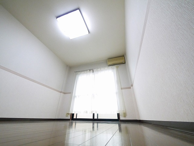 ラ・ベルメイゾンの居間・リビング|使いやすい居間です