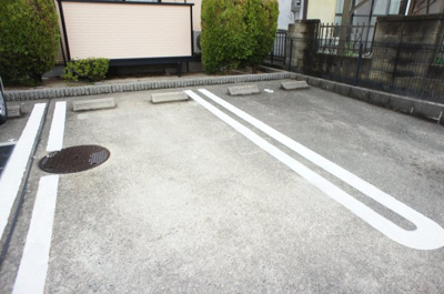 【駐車場】 | メゾン　アンソレイエ