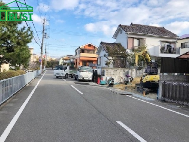 明石松が丘Ⅶの前面道路含む現地写真