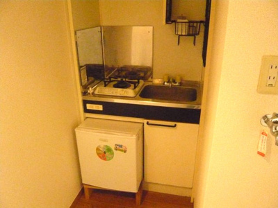 【キッチン】 | センチュリーシオン国立 | ミニ冷蔵庫付き　写真は１階のものです