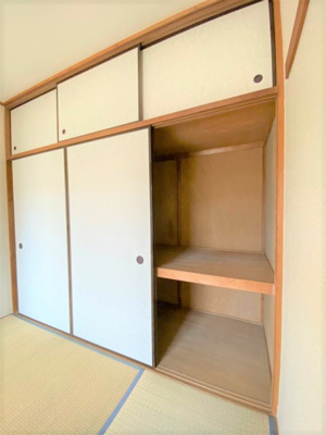 【収納】 | シャトレー日吉 | 和室6帖のお部屋にある天袋付き押入れです！かさばるお布団や季節のお洋服を収納するのに便利☆