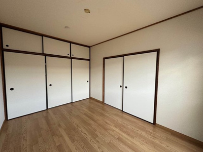 【寝室】 | シャトレー日吉 | 南向き洋室6帖☆収納スペースがあります♪荷物を収納できてお部屋がすっきり片付きます☆