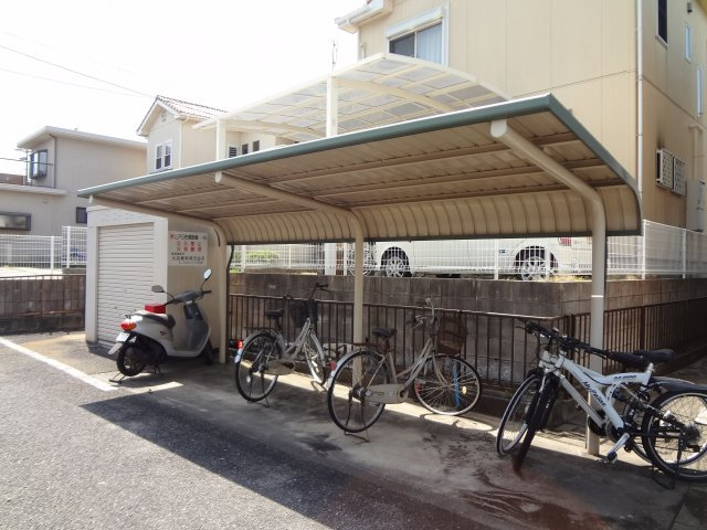 高浜市青木町７丁目のアパートのその他共用部分|自転車置き場