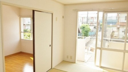 ウィズ北方の居間・リビング|閑静な住宅街です