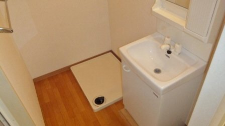 ウィズ北方の洗面所|独立洗面台あります