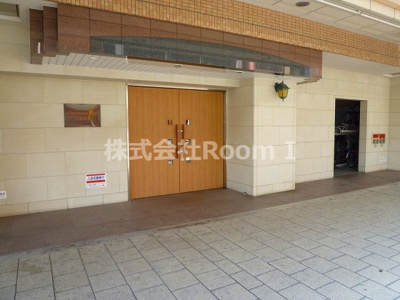 【エントランス】 | グラマシー心斎橋東(旧ユーカ心斎橋東) | 清潔なエントランスです