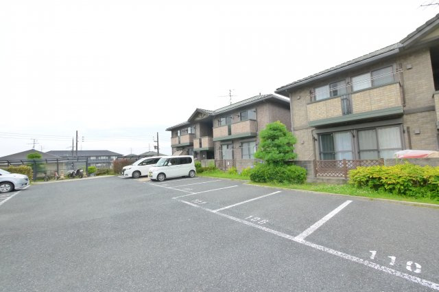 リビングタウン学研都市Jの駐車場