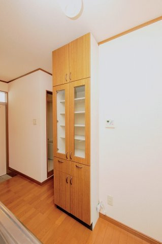 ベル・ビュー松井C棟の設備|ベル・ビュー松井C103号室　食器棚