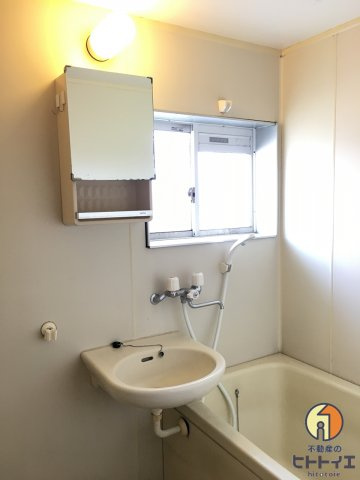 リバーサイドハイツAの浴室|ゆったり過ごせるお風呂です