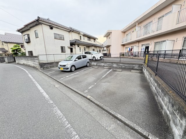 サンライズNの駐車場