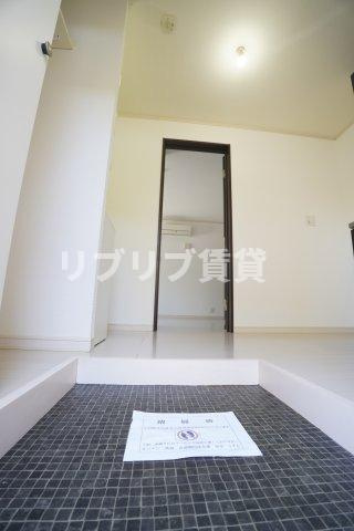 ハウスカーマインの玄関