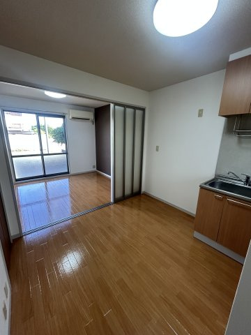 ラフォーレアダチの洋室