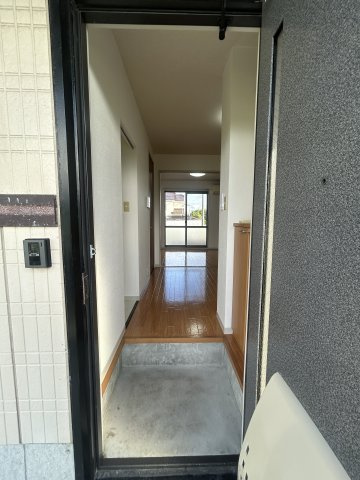 ラフォーレアダチの玄関