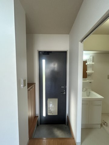 ラフォーレアダチの玄関