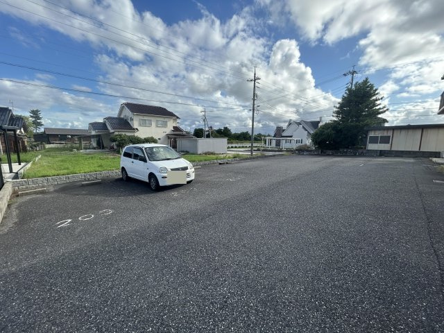 ラフォーレアダチの駐車場