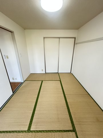 ラフォーレアダチの和室