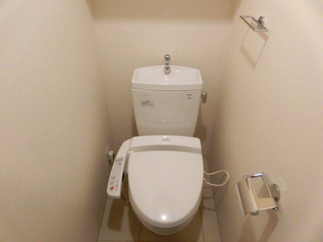 レジュールアッシュ難波リュクスのトイレ