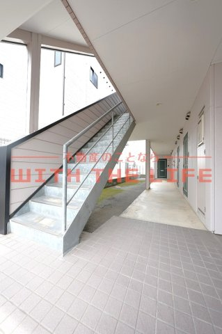 ピュアクローネII【キャッシュバック対象物件】のロビー|ゆとりのあるロビーです