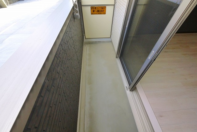 ジーメゾン法蓮町のバルコニー