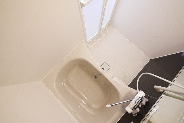 ジーメゾン法蓮町の浴室|きれいなお風呂です