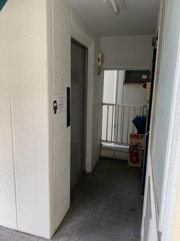 誠心Ⅱビルのエントランス
