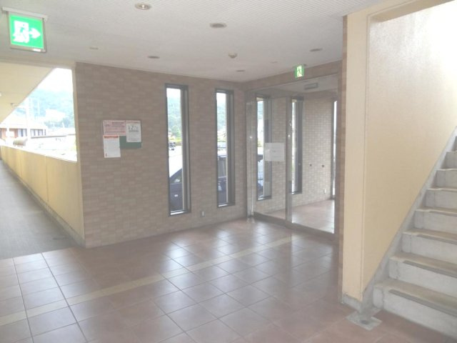 ルイーゼのエントランス|オートロック