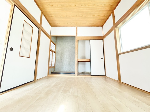 伏山一戸建ての洋室