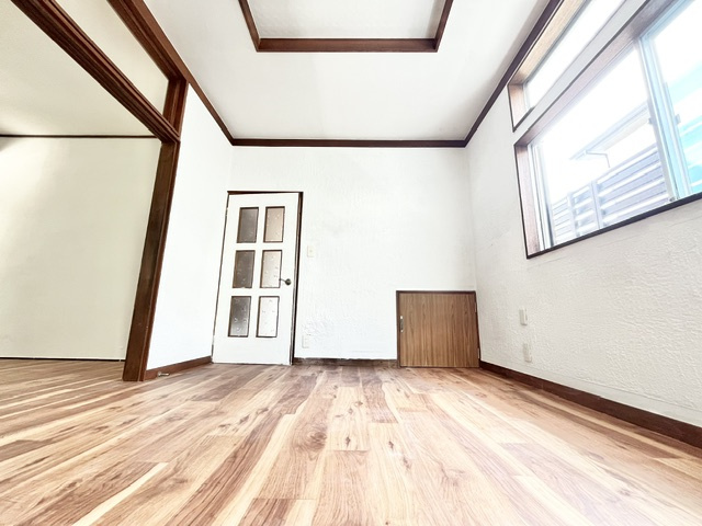 伏山一戸建ての洋室