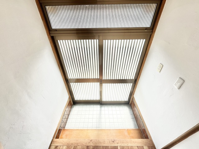 伏山一戸建ての玄関