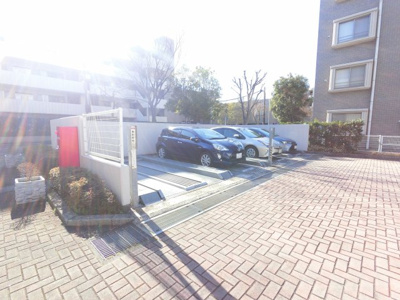 【駐車場】 | サザンヒルズ竹山9番館 | 機械式駐車場です。
お車をお持ちの方も安心です。