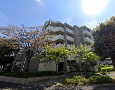 【外観】 | サザンヒルズ竹山9番館 | 足音等階下の心配のない1階住居につき子育てにも適した環境です
運動靴等を洗えるスロップシンク付。