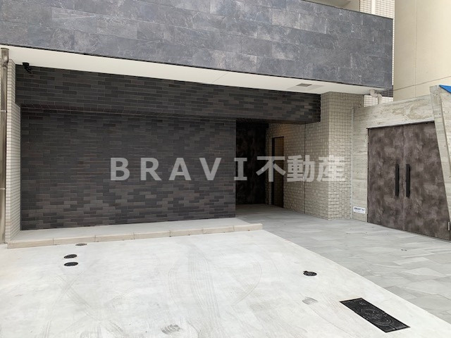 M:COURT新町　BRAVI不動産のエントランス|【M:COURT新町】毎日通るエントランスはこのようになっています