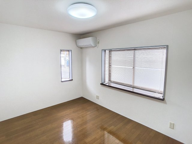 田村ハイツBの洋室